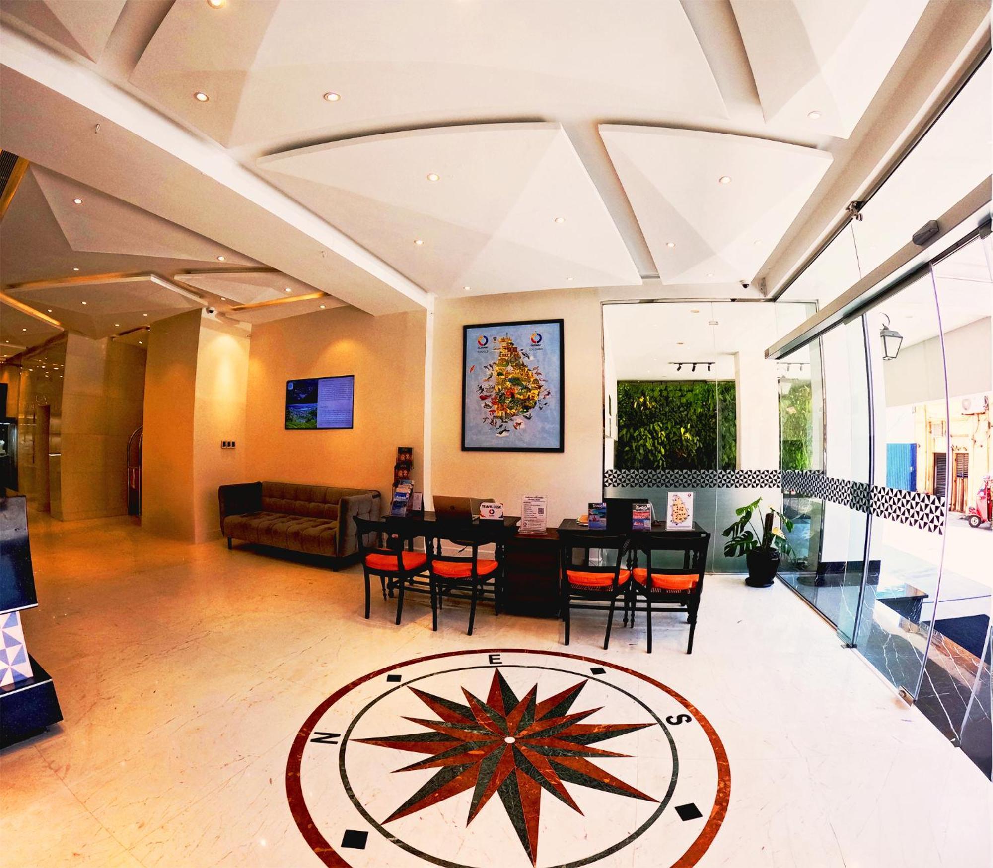 Fairway Colombo - Sri Lanka'S First Hotel With Robot Technology Exterior foto