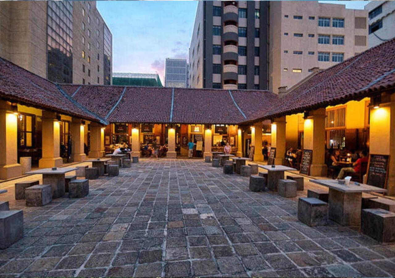 Fairway Colombo - Sri Lanka'S First Hotel With Robot Technology Exterior foto