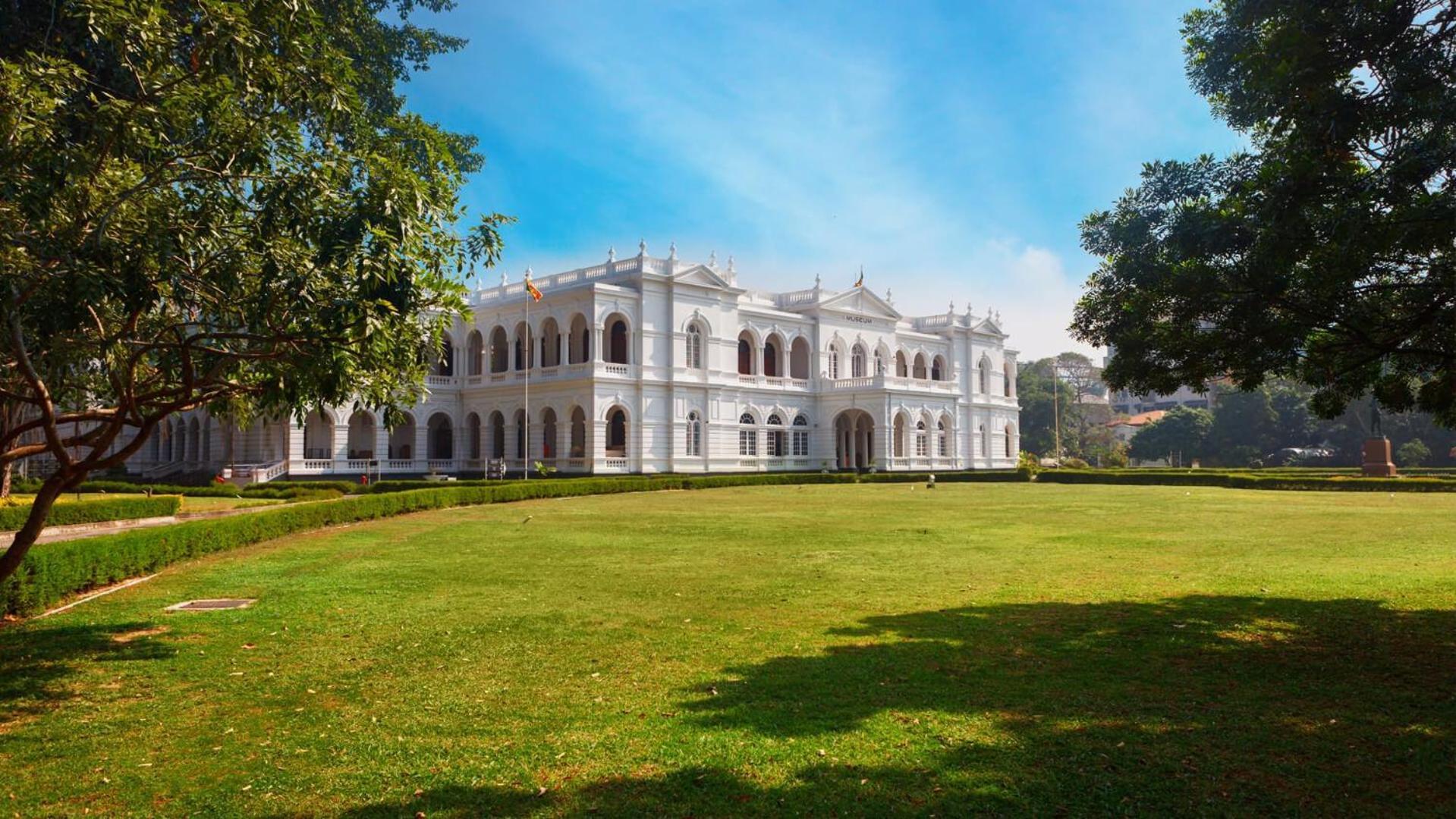 Fairway Colombo - Sri Lanka'S First Hotel With Robot Technology Exterior foto