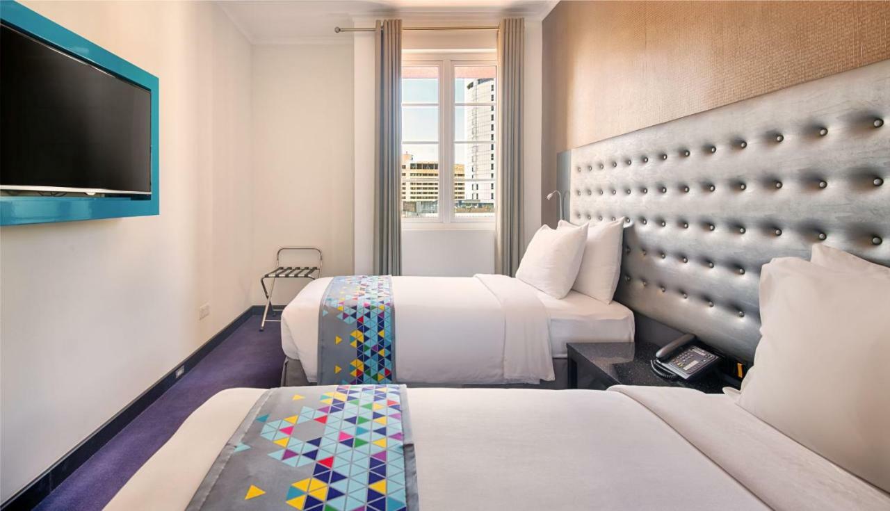 Fairway Colombo - Sri Lanka'S First Hotel With Robot Technology Exterior foto