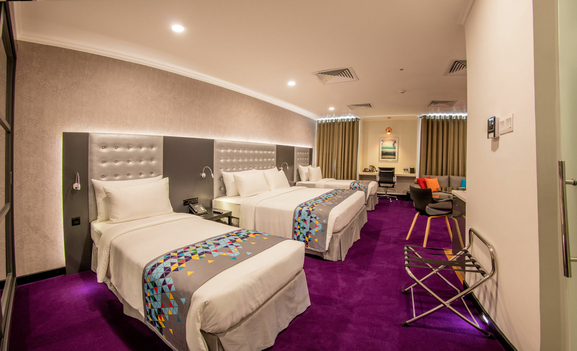 Fairway Colombo - Sri Lanka'S First Hotel With Robot Technology Exterior foto